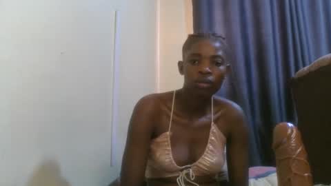 Snapshot of cute_banice chatting on 6, 1, 2025 cute_banice online show from 6, 1, 2025