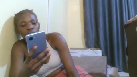 Snapshot of cute_banice chatting on 8, 1, 2025 cute_banice online show from 8, 1, 2025