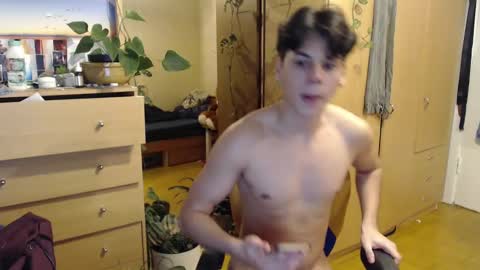 Snapshot of cute_boy859 chatting on 27, 12, 2024 Tomas online show from 27, 12, 2024