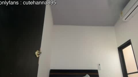 Snapshot of cute_cat12 chatting on 16, 4, 2026 cute online show from 16, 4, 2026