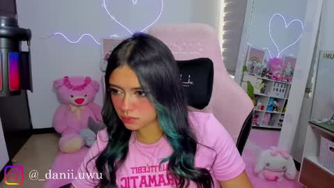 Snapshot of cute_dani__ chatting on 8, 4, 2026 Dani online show from 8, 4, 2026