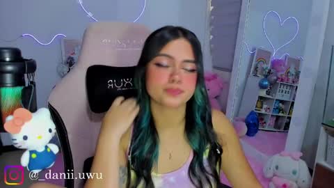 Snapshot of cute_dani__ chatting on 3, 5, 2026 Dani online show from 3, 5, 2026
