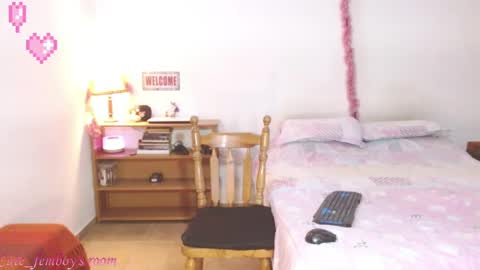 Snapshot of cute_femboy420 chatting on 3, 6, 2026 Valeria Vergara online show from 3, 6, 2026