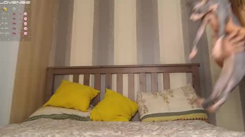 Snapshot of cute_girl_mia__ chatting on 4, 12, 2024 cute_girl_mia__ online show from 4, 12, 2024