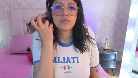 Snapshot of cute_hollywood chatting on 10, 5, 2026 Sofa online show from 10, 5, 2026