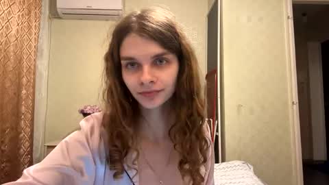 Snapshot of cute_kitte chatting on 14, 10, 2025 cute_kitte online show from 14, 10, 2025