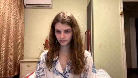 cute_kitte online show from 16, 12, 2025