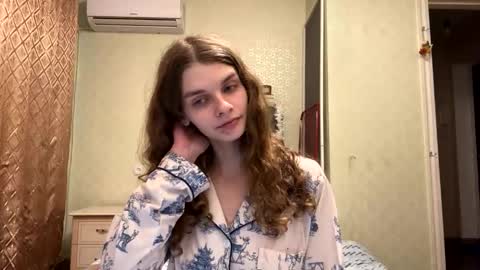 cute_kitte online show from 18, 12, 2025