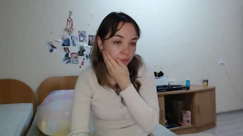 Snapshot of cute_labuba chatting on 4, 12, 2025 labubu D online show from 4, 12, 2025