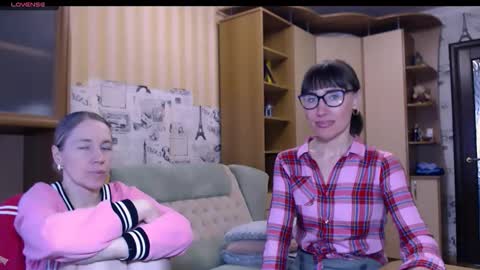 cute_lion_ online show from 4, 3, 2026