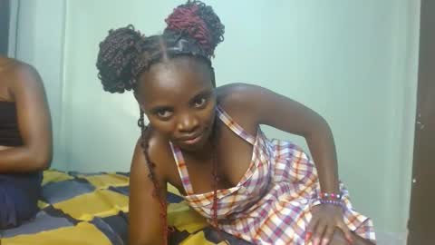 cute_lorna online show from 12, 4, 2026