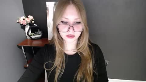 Snapshot of cute_minx chatting on 9, 3, 2026 Veronica online show from 9, 3, 2026