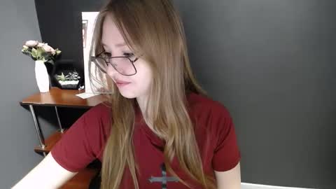 Snapshot of cute_minx chatting on 24, 3, 2026 Veronica online show from 24, 3, 2026