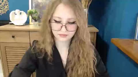 Snapshot of cute_minx chatting on 27, 3, 2026 Veronica online show from 27, 3, 2026