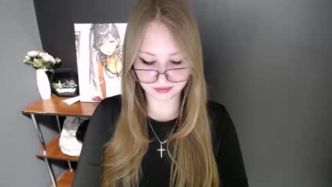 Snapshot of cute_minx chatting on 2, 4, 2026 Veronica online show from 2, 4, 2026