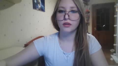 Snapshot of cute_minx chatting on 5, 4, 2026 Veronica online show from 5, 4, 2026