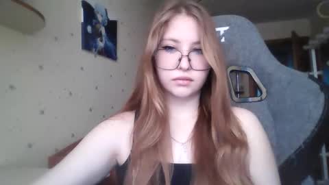 Snapshot of cute_minx chatting on 18, 5, 2026 Veronica online show from 18, 5, 2026