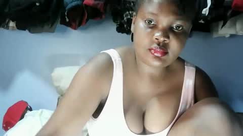 Snapshot of cute_roxie chatting on 2, 3, 2026 cute_roxie online show from 2, 3, 2026