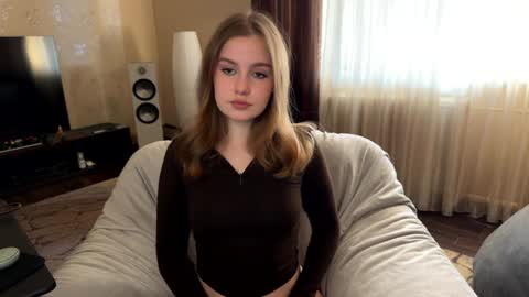 Snapshot of cute_siberian_girl chatting on 10, 3, 2025 Ksenya online show from 10, 3, 2025