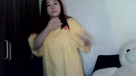 Snapshot of cute_slut09 chatting on 18, 7, 2026 Mimi online show from 18, 7, 2026