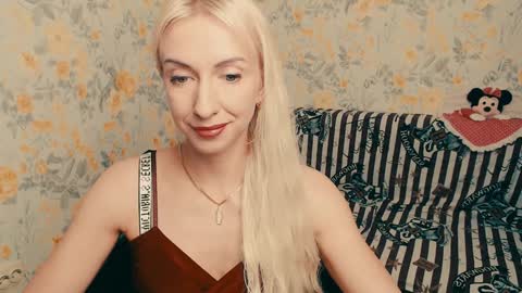 cute_smile_shy online show from 3, 12, 2024