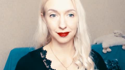 cute_smile_shy online show from 26, 12, 2024