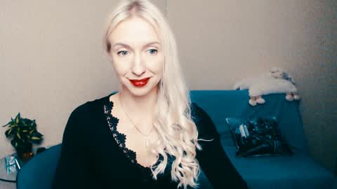 cute_smile_shy online show from 26, 12, 2024