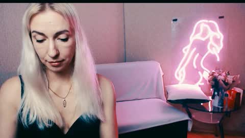 cute_smile_shy online show from 9, 10, 2025