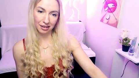 Snapshot of cute_smile_shy chatting on 19, 4, 2026 cute_smile_shy online show from 19, 4, 2026