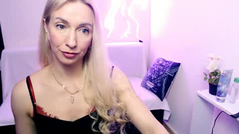 Snapshot of cute_smile_shy chatting on 21, 4, 2026 cute_smile_shy online show from 21, 4, 2026