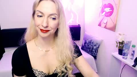 Snapshot of cute_smile_shy chatting on 15, 5, 2026 cute_smile_shy online show from 15, 5, 2026