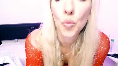 Snapshot of cute_smile_shy chatting on 26, 6, 2026 cute_smile_shy online show from 26, 6, 2026
