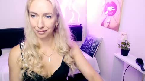 Snapshot of cute_smile_shy chatting on 13, 7, 2026 cute_smile_shy online show from 13, 7, 2026