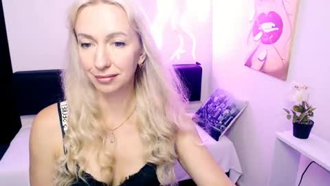 Snapshot of cute_smile_shy chatting on 14, 7, 2026 cute_smile_shy online show from 14, 7, 2026