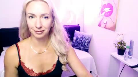 Snapshot of cute_smile_shy chatting on 25, 7, 2026 cute_smile_shy online show from 25, 7, 2026