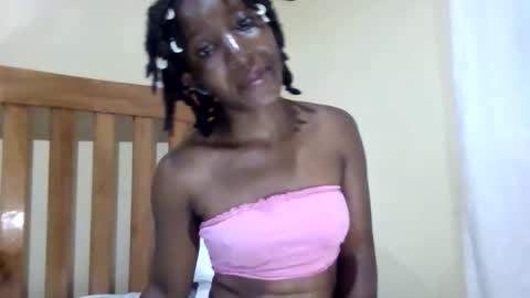 cute_xeniah online show from 15, 10, 2025