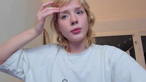 Snapshot of cuteasfuck_ chatting on 29, 10, 2025 Amy online show from 29, 10, 2025