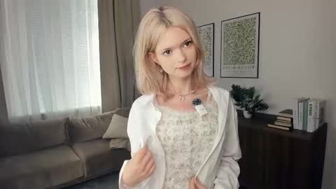 Snapshot of cutebrutality chatting on 1, 10, 2025 Alice online show from 1, 10, 2025