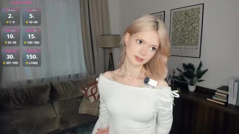 Snapshot of cutebrutality chatting on 6, 10, 2025 Alice online show from 6, 10, 2025