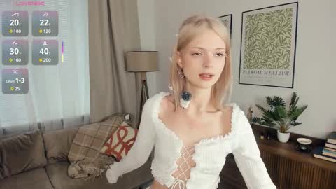 Snapshot of cutebrutality chatting on 16, 10, 2025 Alice online show from 16, 10, 2025