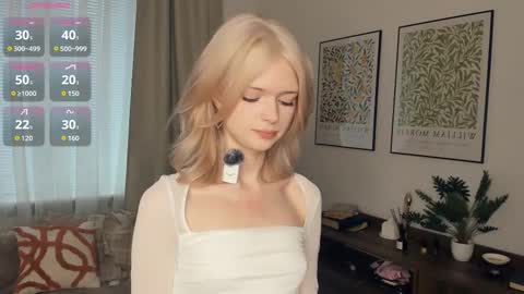 Snapshot of cutebrutality chatting on 17, 10, 2025 Alice online show from 17, 10, 2025