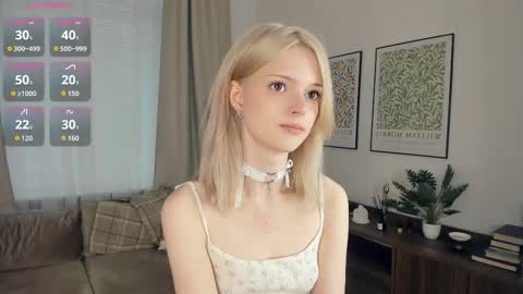 Snapshot of cutebrutality chatting on 19, 10, 2025 Alice online show from 19, 10, 2025
