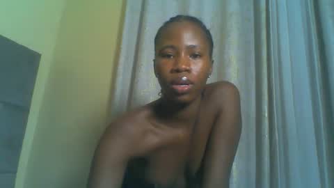Snapshot of cuteebony16 chatting on 3, 6, 2026 tawi online show from 3, 6, 2026