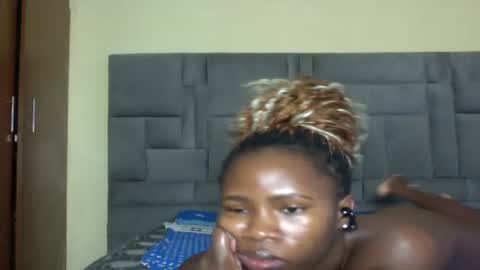 Snapshot of cuteebony16 chatting on 10, 7, 2026 tawi online show from 10, 7, 2026