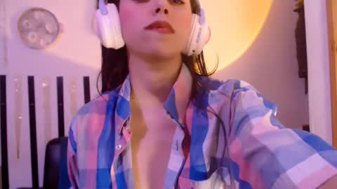 Snapshot of cutehaome chatting on 9, 11, 2025 haome online show from 9, 11, 2025