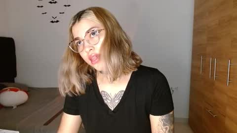 isabella online show from 10, 1, 2026