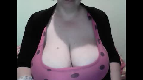 Snapshot of cutejessytom chatting on 6, 1, 2025 Jessy online show from 6, 1, 2025