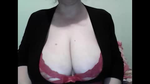 Snapshot of cutejessytom chatting on 19, 1, 2025 Jessy online show from 19, 1, 2025