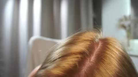 Snapshot of cuteminibun chatting on 18, 12, 2025 Mila online show from 18, 12, 2025