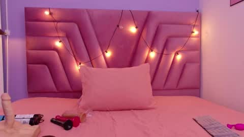 cutepetitee online show from 7, 2, 2026